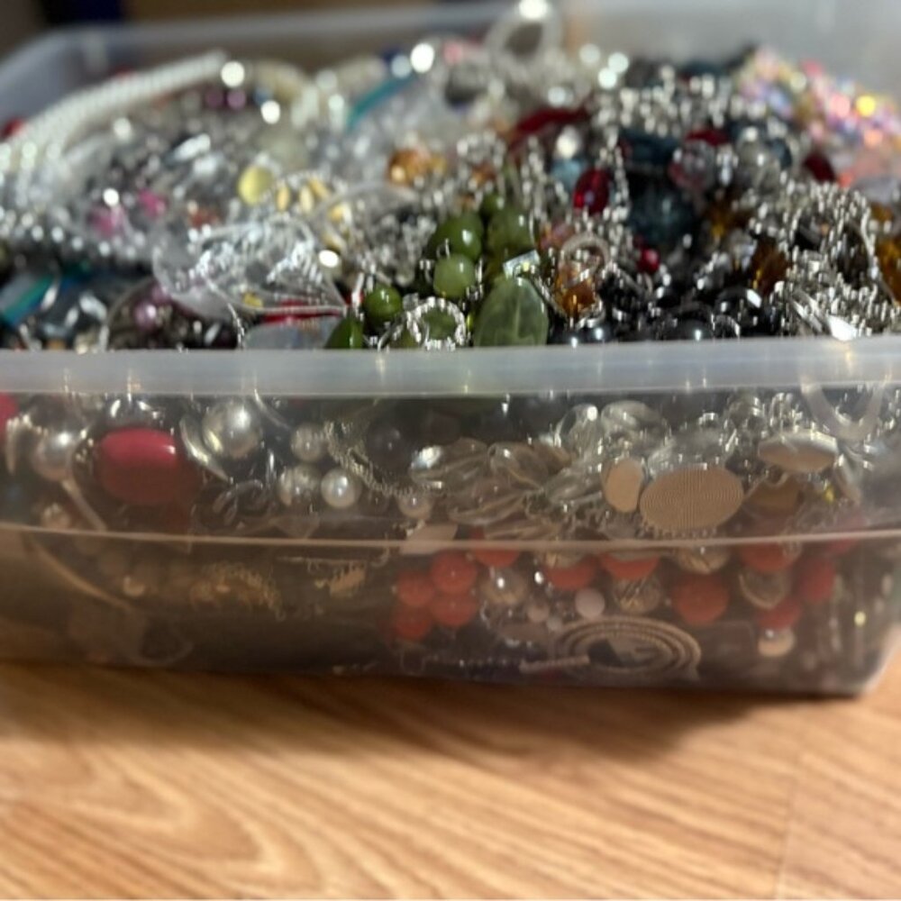 PAPARAZZI 50 PIECE LOT OF MIXED NECKLACES EARRING SETS OR EARRINGS-NWOT - Picture 3 of 5